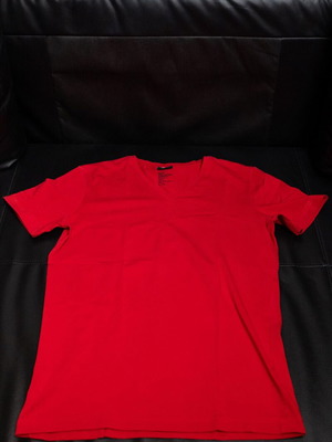 H&M red V-neck T-shirt size S like new
