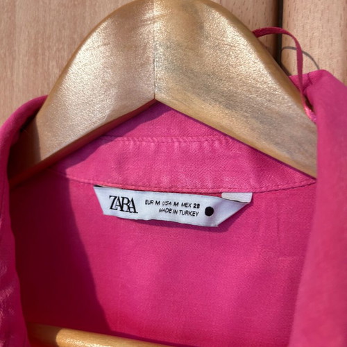 Zara short-sleeve shirt like new, fuchsia color, size M