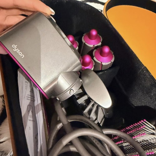 Dyson Airwrap Complete full set like new with case