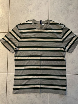 Ριγε T-shirt H&M μέγεθος M σαν καινούργιο, μαύρο και πράσινο