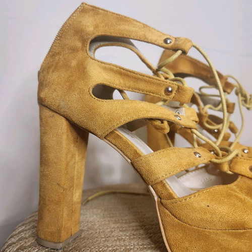 Lace-up shoes used, heel 10 cm, mustard with laces