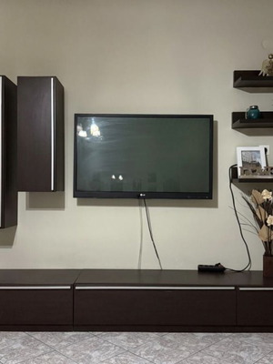 Complete TV unit like new