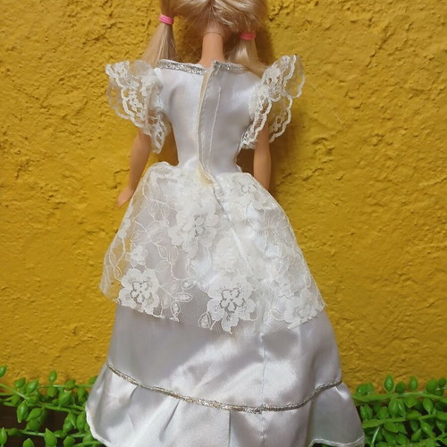Barbie vintage doll with white lace dress used