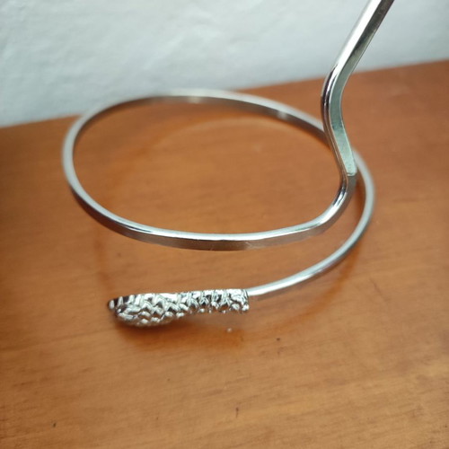 Upper arm snake bracelet used