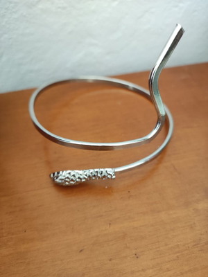 Upper arm snake bracelet used