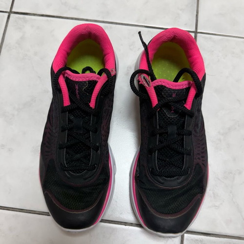 Under Armour Spine Laser women's running shoes used, size 38.5, black and pink