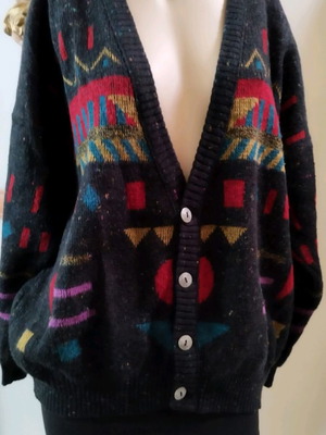 Knitted vintage cardigan one size in excellent condition