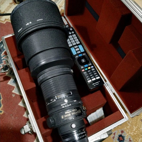 Τηλεφακός Nikkor ED 300mm f/2,8 σαν καινούργιος