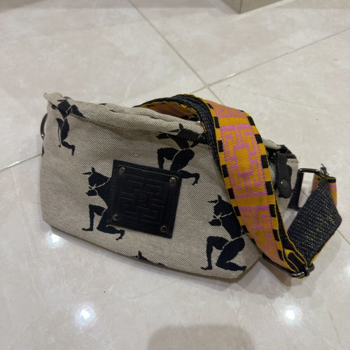 Ames Ostrako Mino crossbody bag, beige