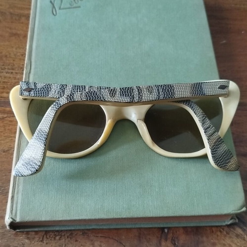 Vintage Cat-Eye Sunglasses used with Snakeskin Texture Frame