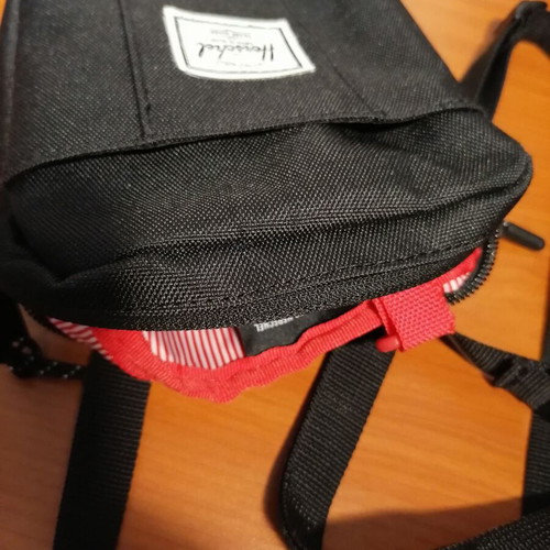 Herschel shoulder bag like new, black