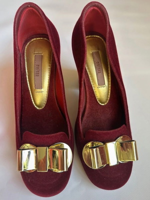 Melissa velvet heels like new, burgundy with gold bow