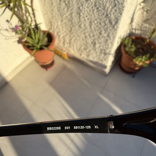 Balenciaga sunglasses brand new, black