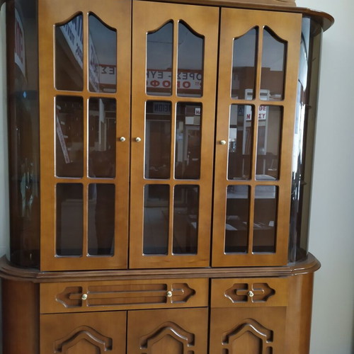 Karydi showcase used