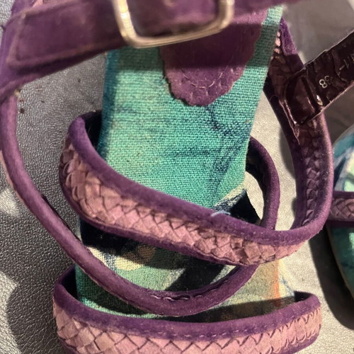 Sandals size 39 like new, multicolor suede with wooden heel
