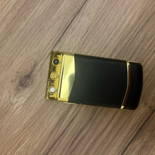 Vertu V77 Ayxta mobile phone new with voice change on calls gold