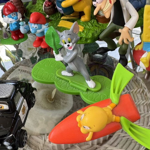 Disney and Animation Figures Collection with Winnie the Pooh Treehouse