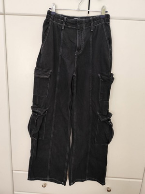 Bershka oversized cargo παντελόνι σε μαύρο, XS