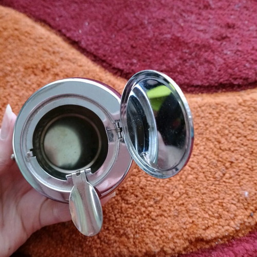 Windproof metal ashtray like new with lid