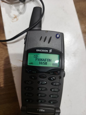 Ericsson T28s Vintage Cell Phone like new, fully functional