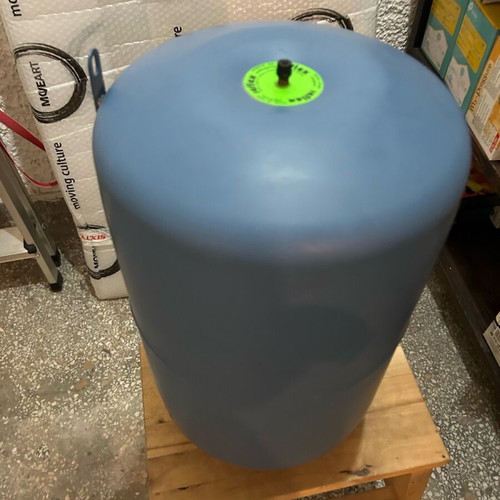 Expansion tank like new
