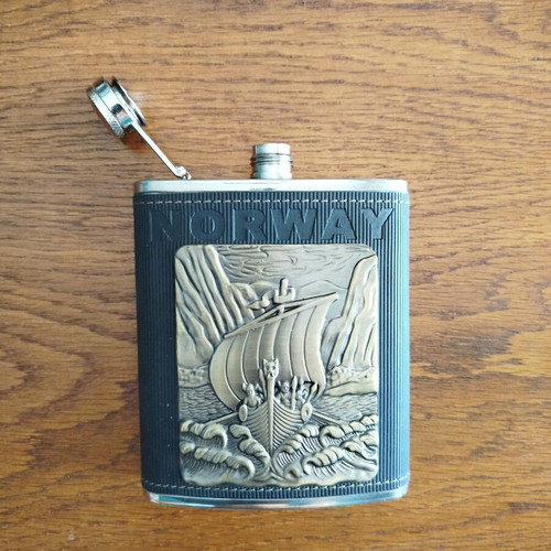 Viking flask stainless steel, new with Norwegian ship design