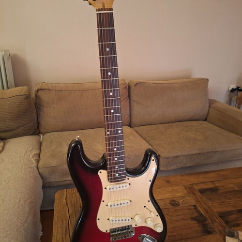 Stratocaster-style electric guitar, Cherry Sunburst finish