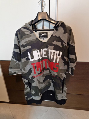 Vagrancy short-sleeve hoodie used, size M, multicolor