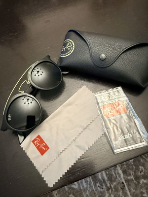 Ray Ban sunglasses black like new