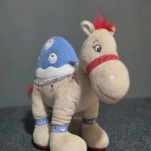 Plush camel "Cleo" The Toy Store like new