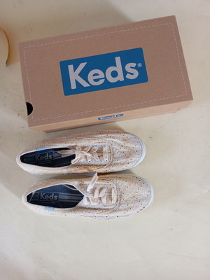 Keds αθλητικά μέγεθος 38 μεταχειρισμένα, άσπρα και μπεζ