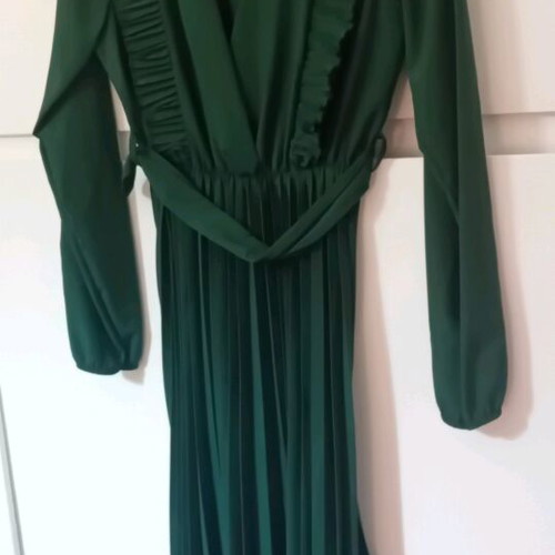 Green pleated dress size small like new