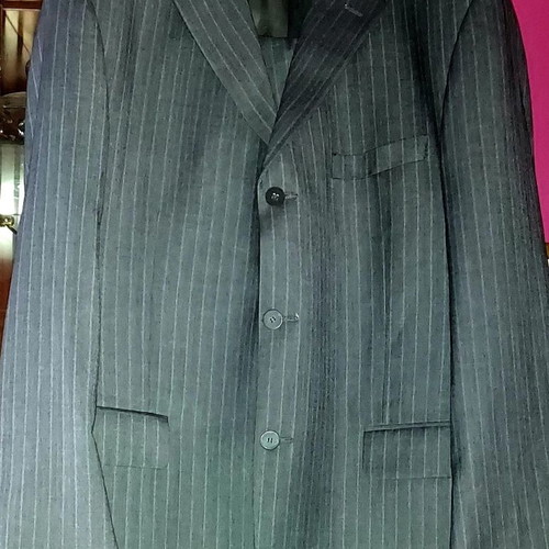 Αντρικό κουστούμι Giorgio Armani νέο, γκρι με λεπτή άσπρη ρίγα, μέγεθος 50