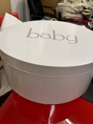 Large hatbox like new