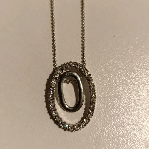 Difference necklace like new