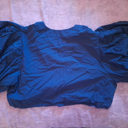 Karavan cropped shirt with balloon sleeves new, navy blue