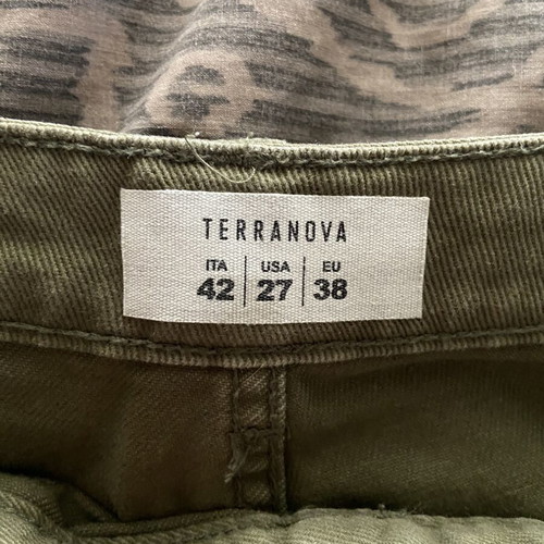 Γυναικεία παντελόνια Terranova με πλαϊνές τσέπες σαν καινούργια, νούμερο 38