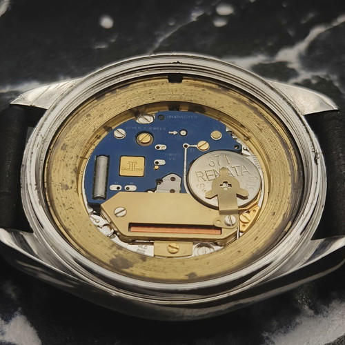 Jaeger-LeCoultre Master-Quartz Ref. 23303-42 wristwatch, blue dial
