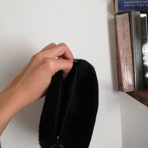 Round fuzzy shoulder bag, black, 21 cm diameter