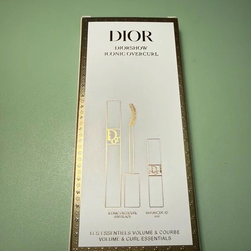 Dior box Christmas 2025 like new with gold details