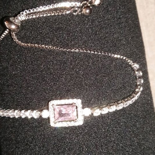 Bracelet with sparkling zirconia and adjustable size