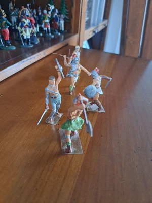 Italeri Gladiators figures scale 1/32 like new pack
