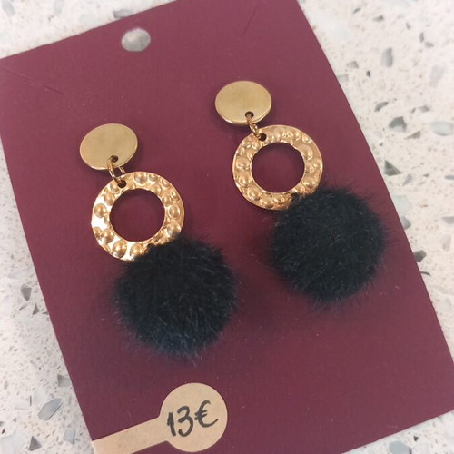 Stainless steel earrings new with furry element, black and gold