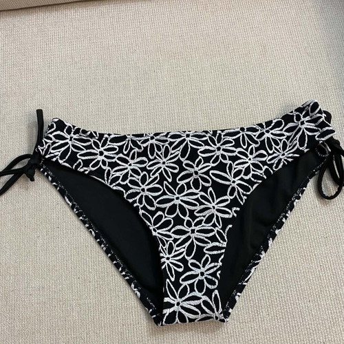 Shein swimwear set like new, size M, black and white