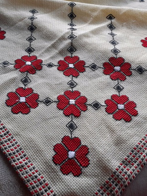 Hand embroidered tablecloth like new, cross-stitch 72x66 cm