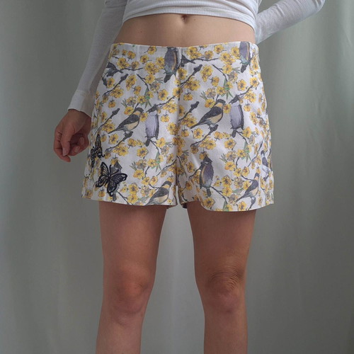 Desigual women's floral shorts with embroidered butterflies, size 40 M/L W30"