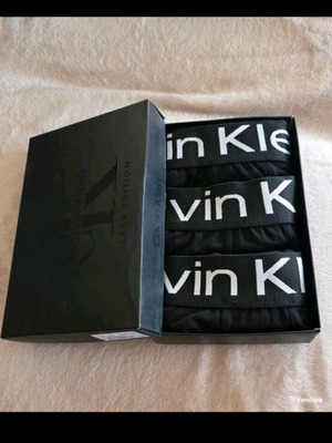 Calvin Klein men's boxers size M and XL, black