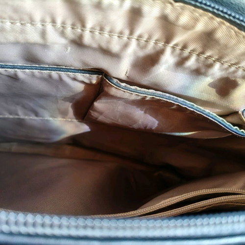 Tricolor shoulder bag like new with gold details