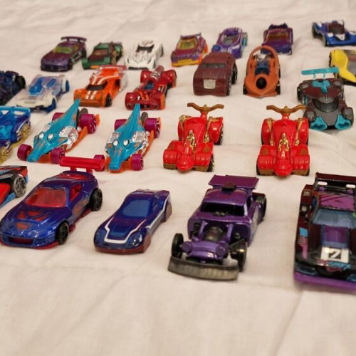 Hot Wheels toy cars like new