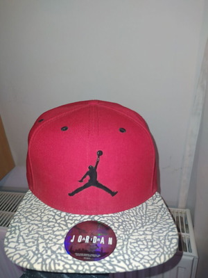 Καπέλο Jordan Jockey κόκκινο σαν καινούργιο